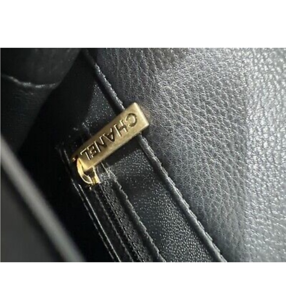 NWT Authentic 19C CHANEL Classic Black White Quilted Envelope Flap Hand Bag New - Picture 8 of 13